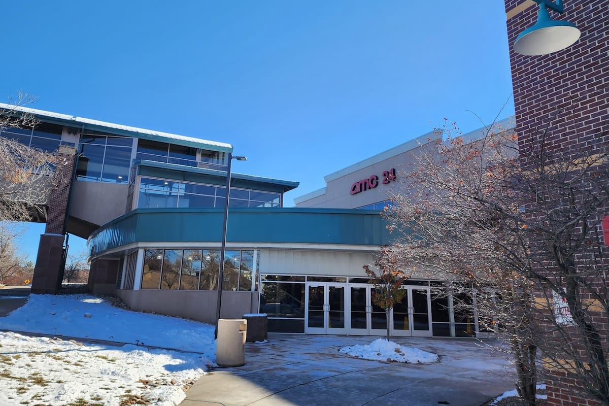 AMC Highlands Ranch 24 exterior entrance
