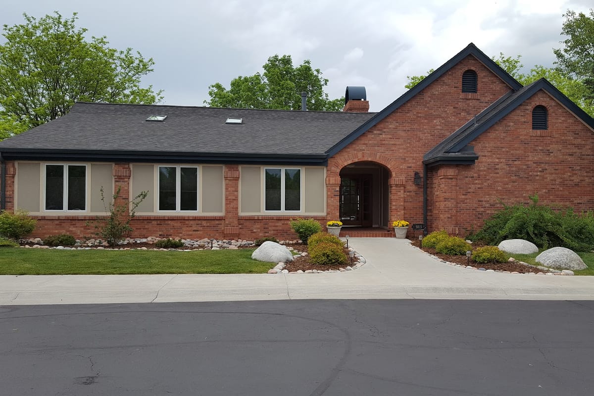 Links Golf Course exterior entrance