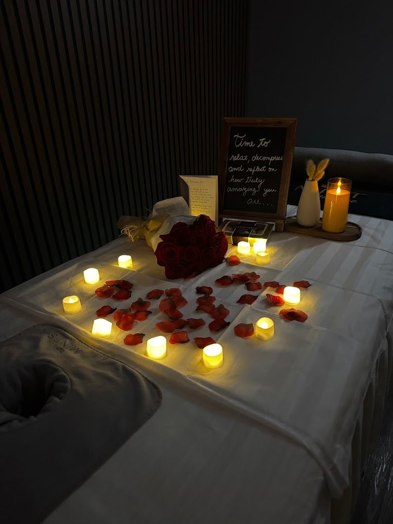 Mint Massage Lone Tree atmosphere and seating