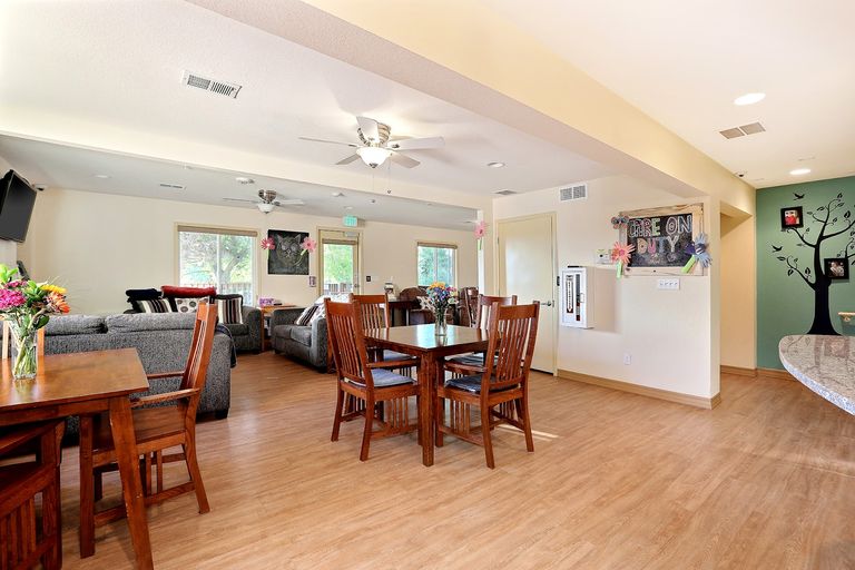 Interior view of Castle Rock Sapling Court - Assured Senior Living 4