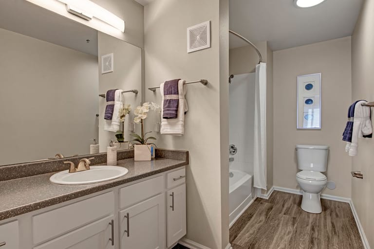 The Bluffs at Castle Rock Apartments atmosphere and seating