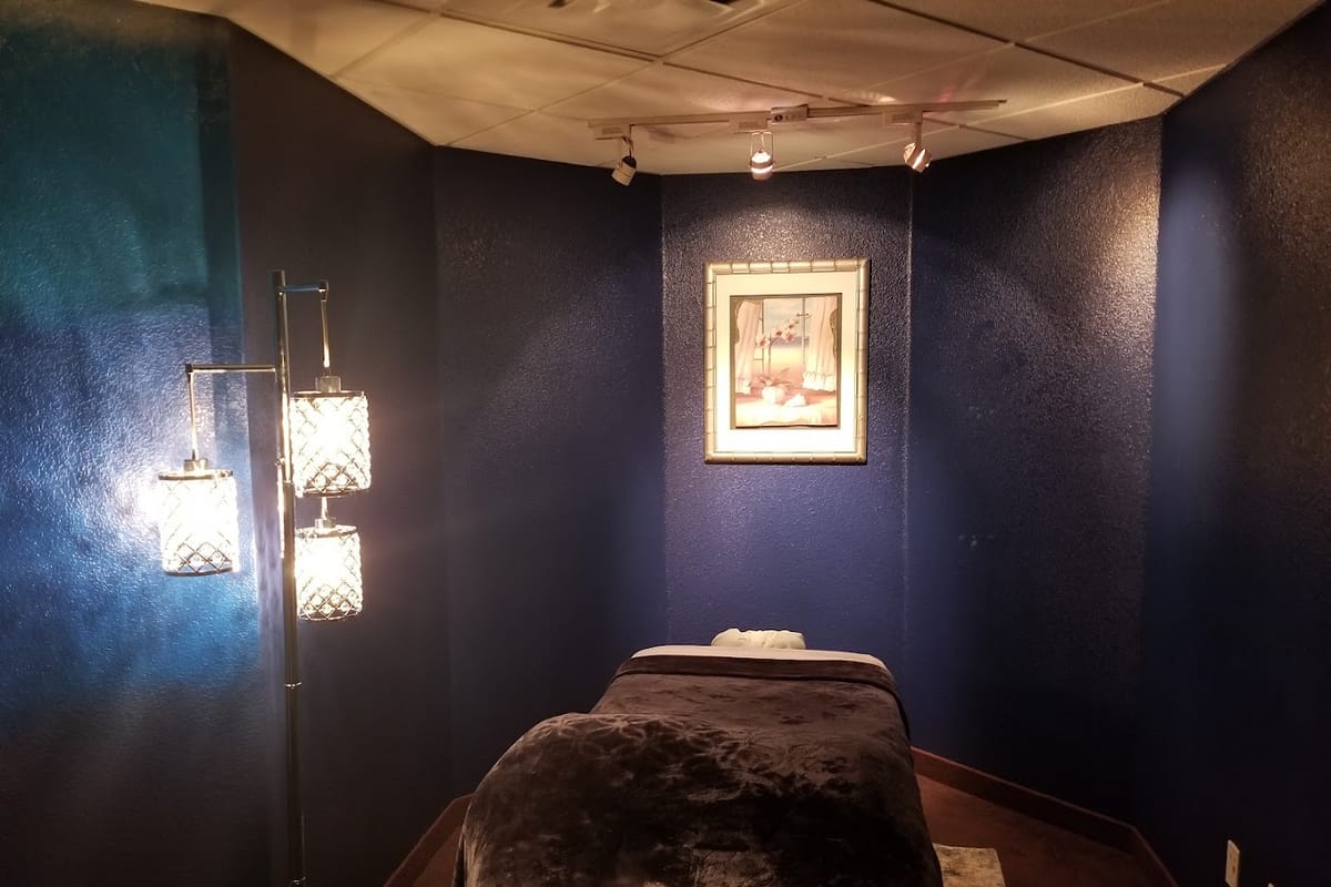 Sacred Serenity Skincare and Body Kurs featured offerings