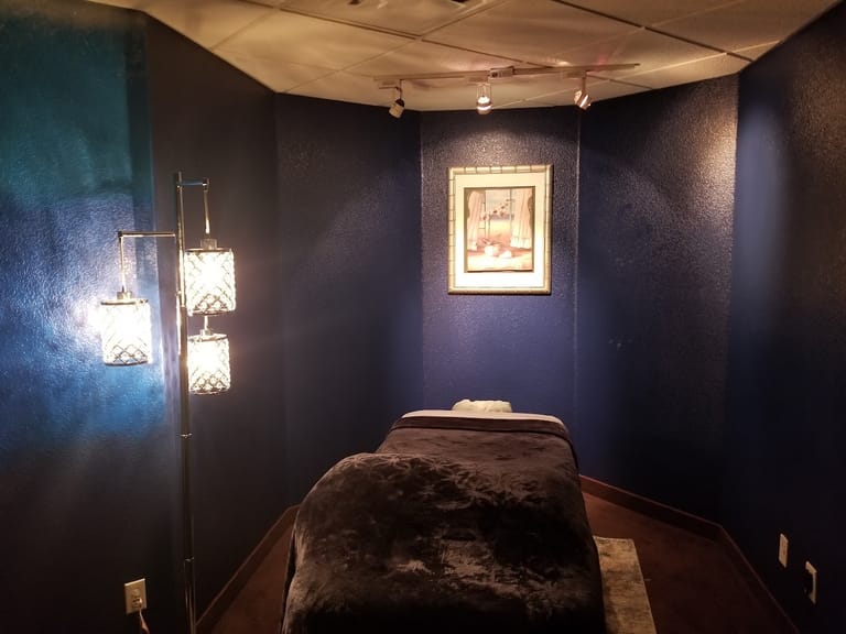 Sacred Serenity Skincare and Body Kurs featured offerings