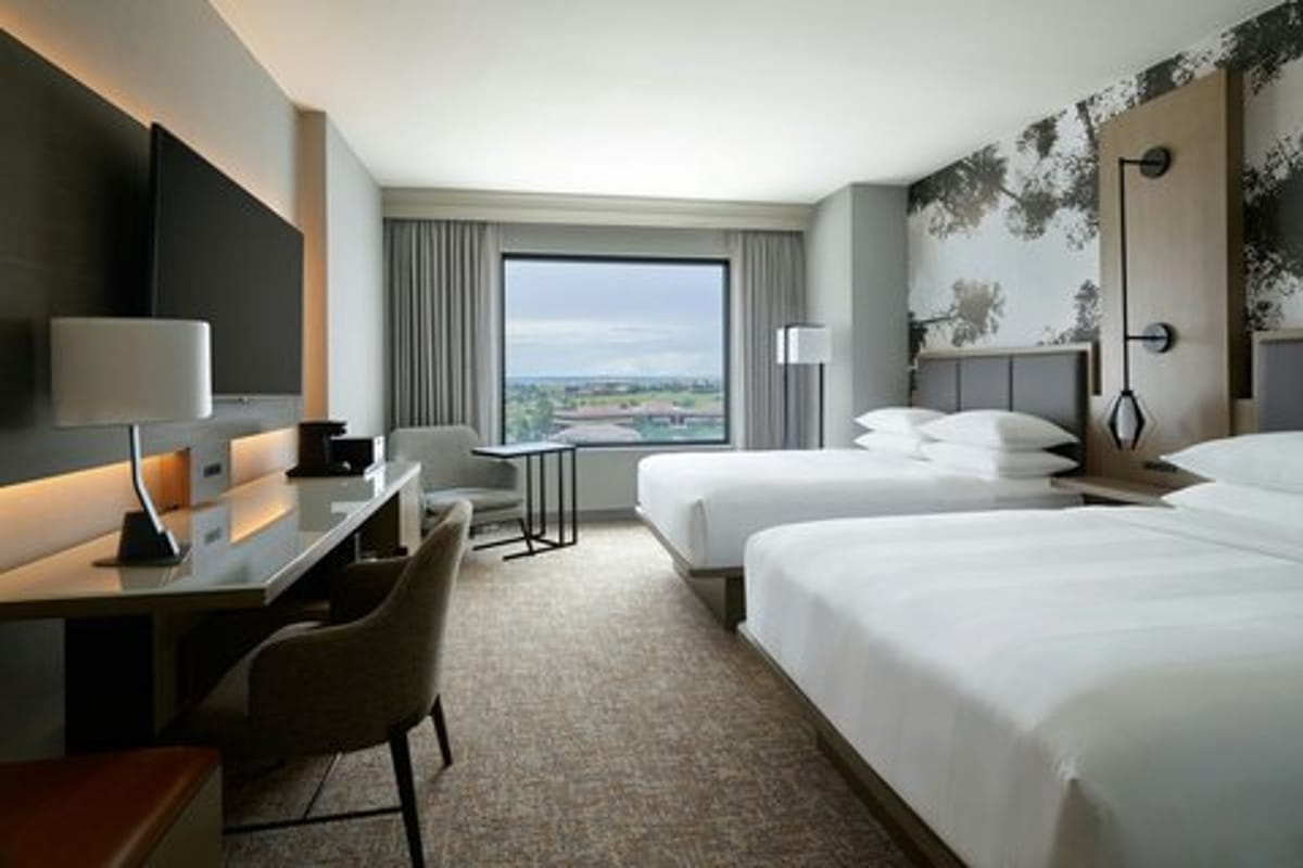 Denver Marriott South at Park Meadows atmosphere and seating
