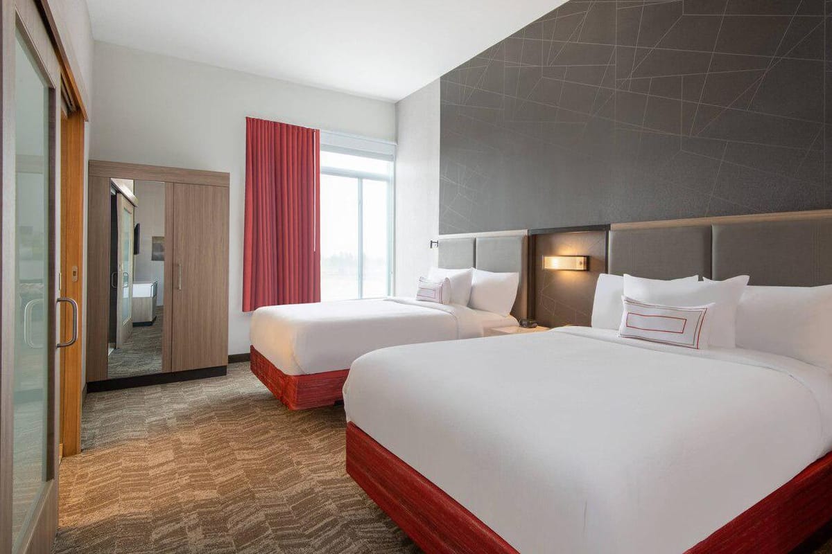 SpringHill Suites by Marriott Denver Parker dining area