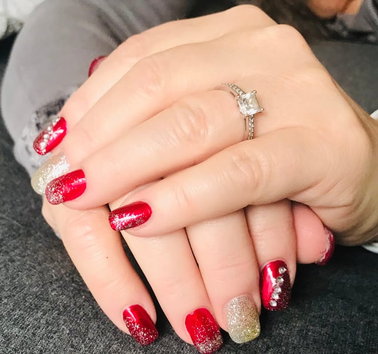 Cherry Nails dining area