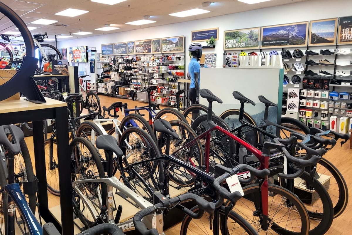 Trek Bicycle Highlands Ranch atmosphere and seating