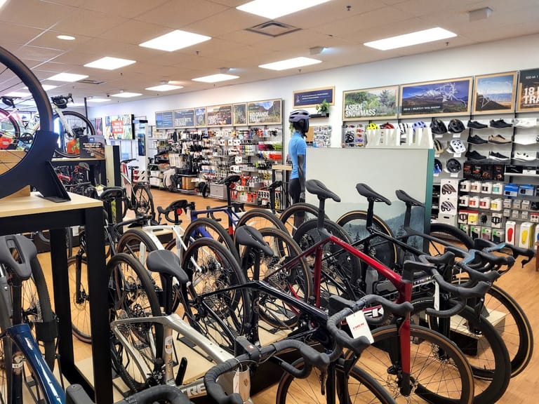 Trek Bicycle Highlands Ranch atmosphere and seating