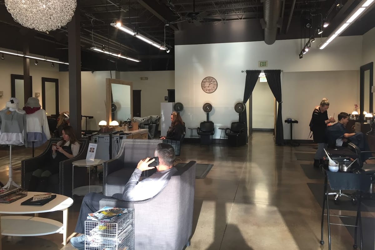 Blue Mist Salon exterior entrance