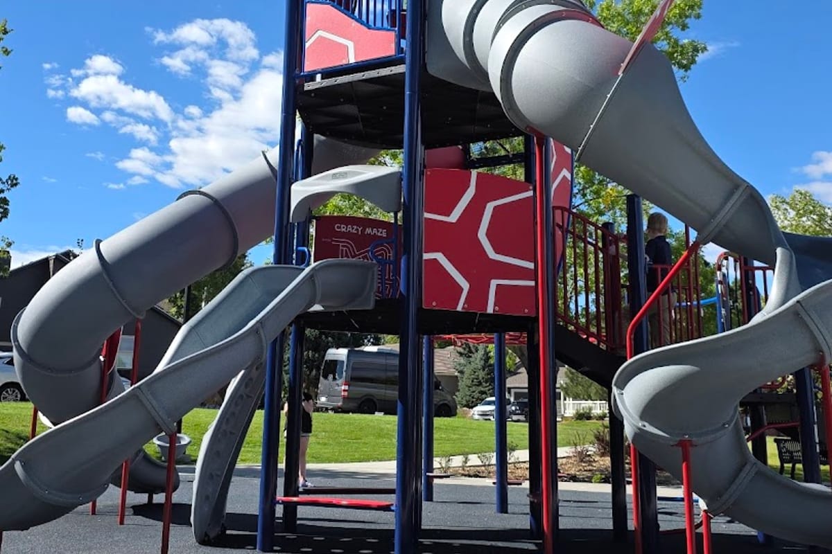 Merritt Playground atmosphere and seating
