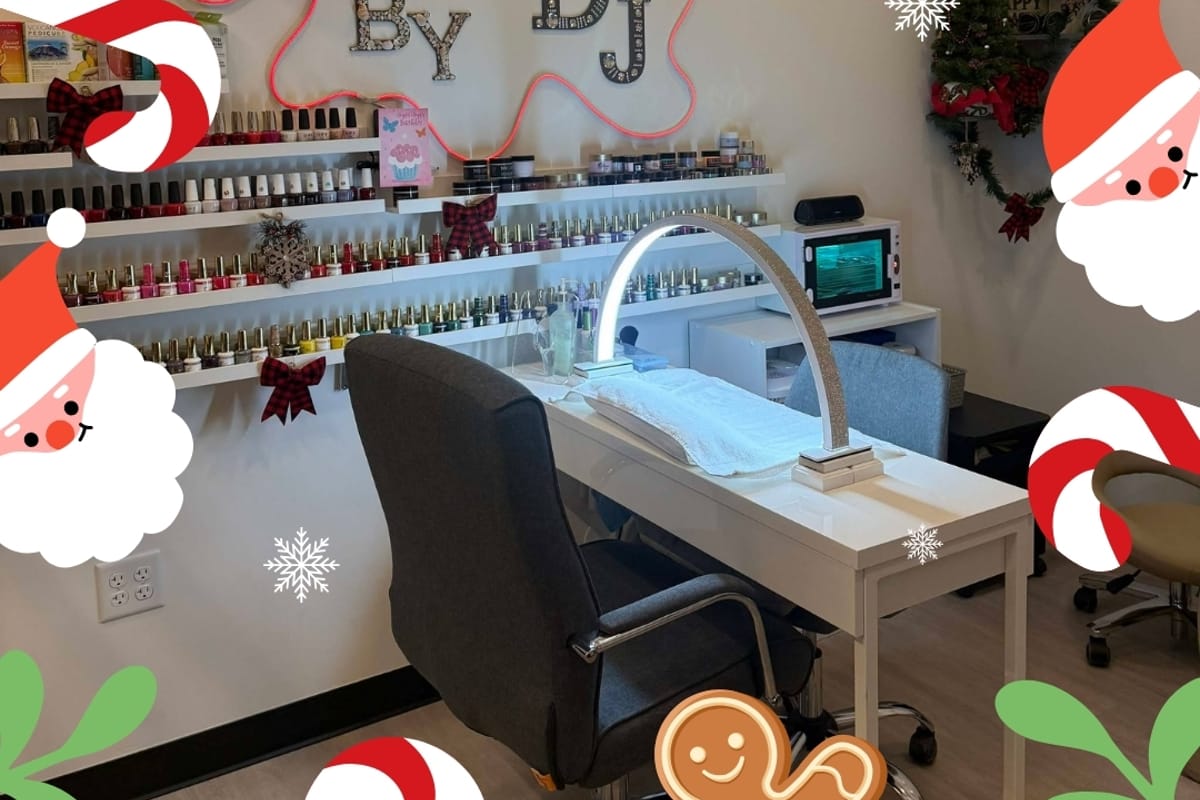 Nails By DJ (Inside Image studio) atmosphere and seating