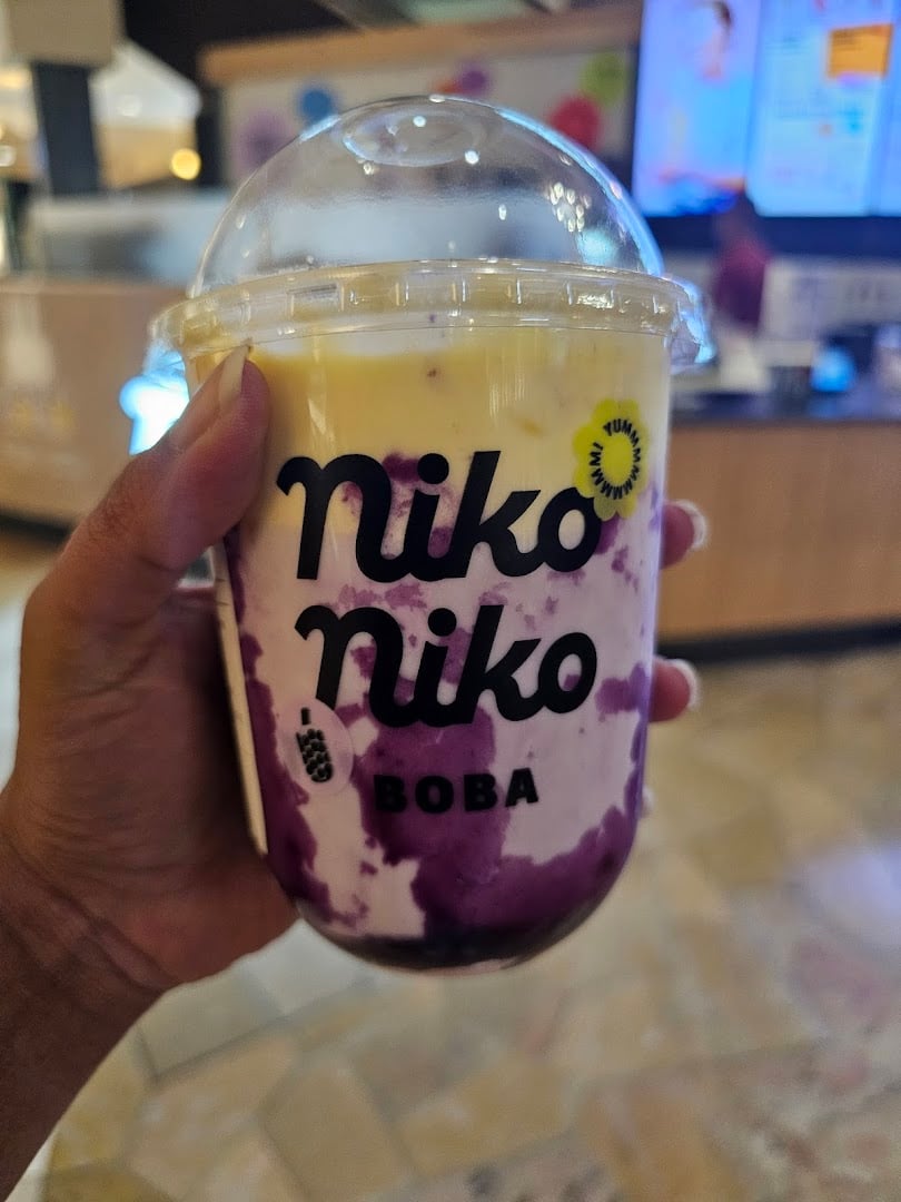 Niko Niko Boba dining area