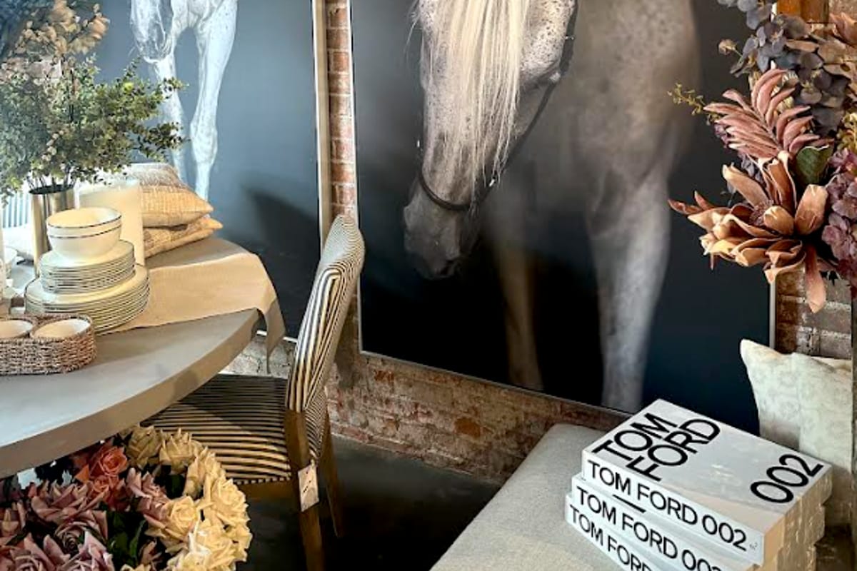 Niche & Co dining area