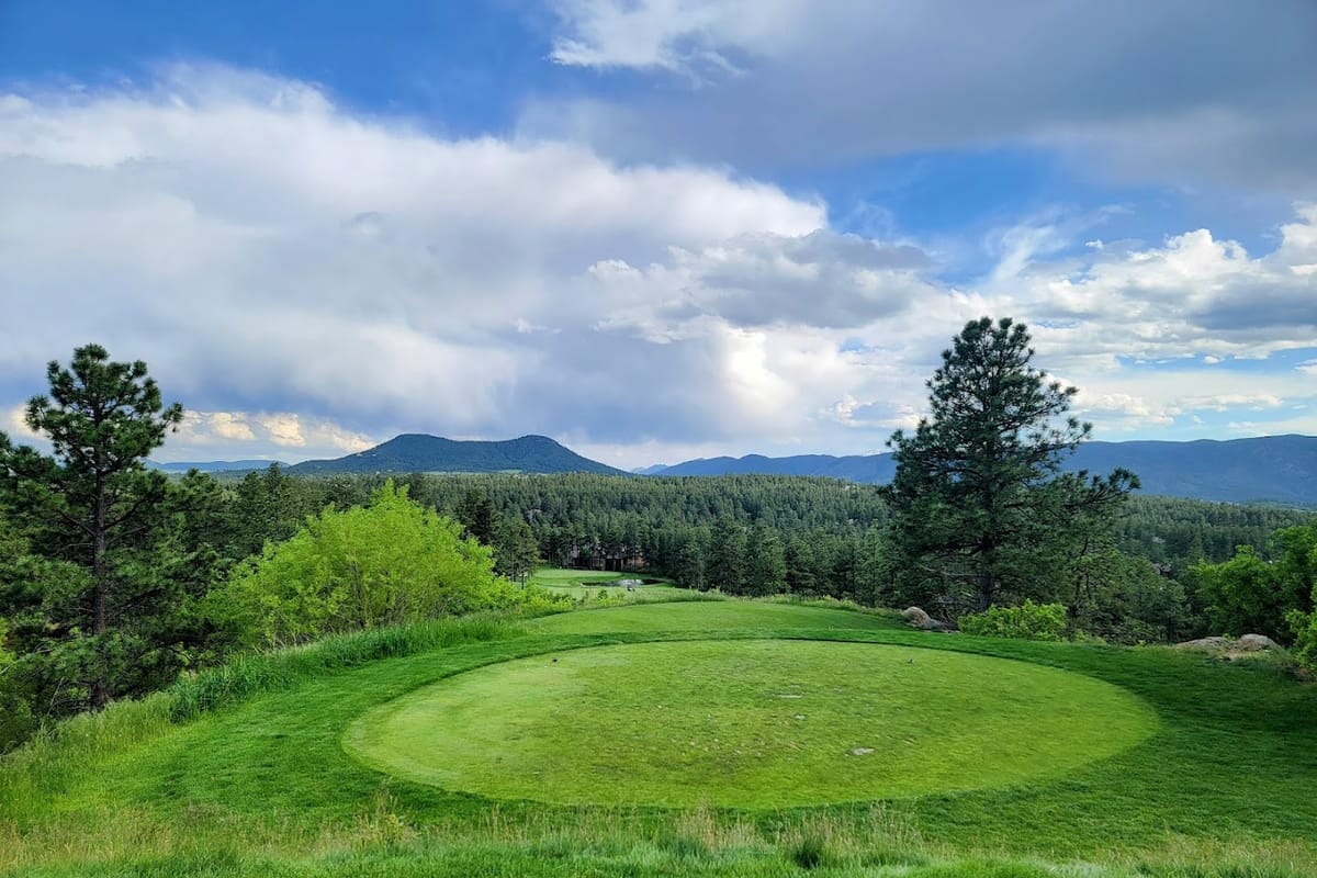 Golf Club At Bear Dance atmosphere and seating