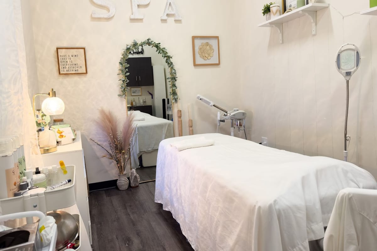 Phenix Salon Suites atmosphere and seating