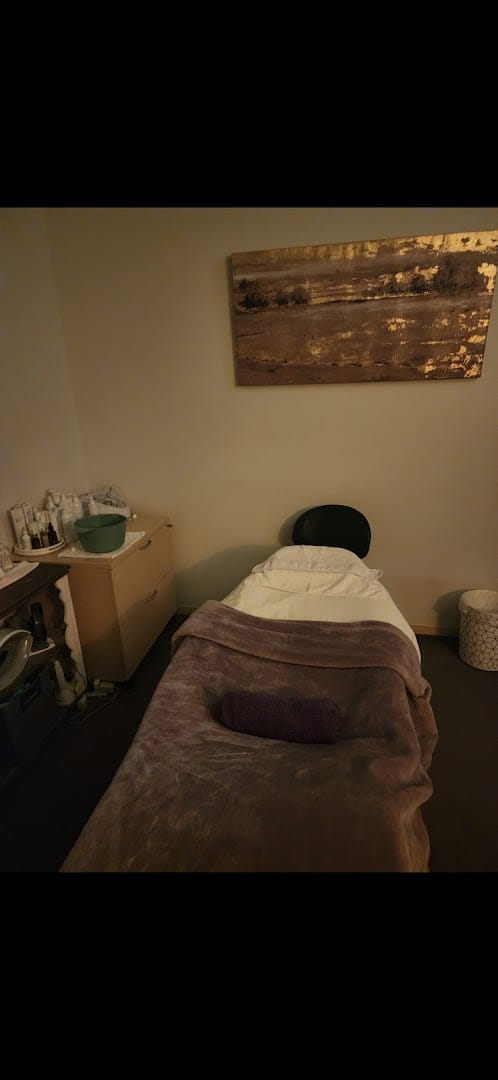 Skin Care by Nicole atmosphere and seating