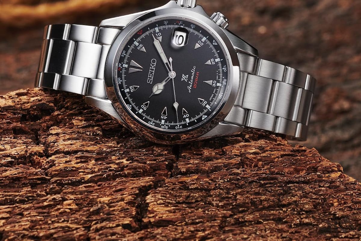 Matheu's Fine Watches & Jewelry dining area