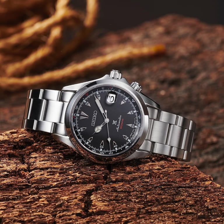 Matheu's Fine Watches & Jewelry dining area