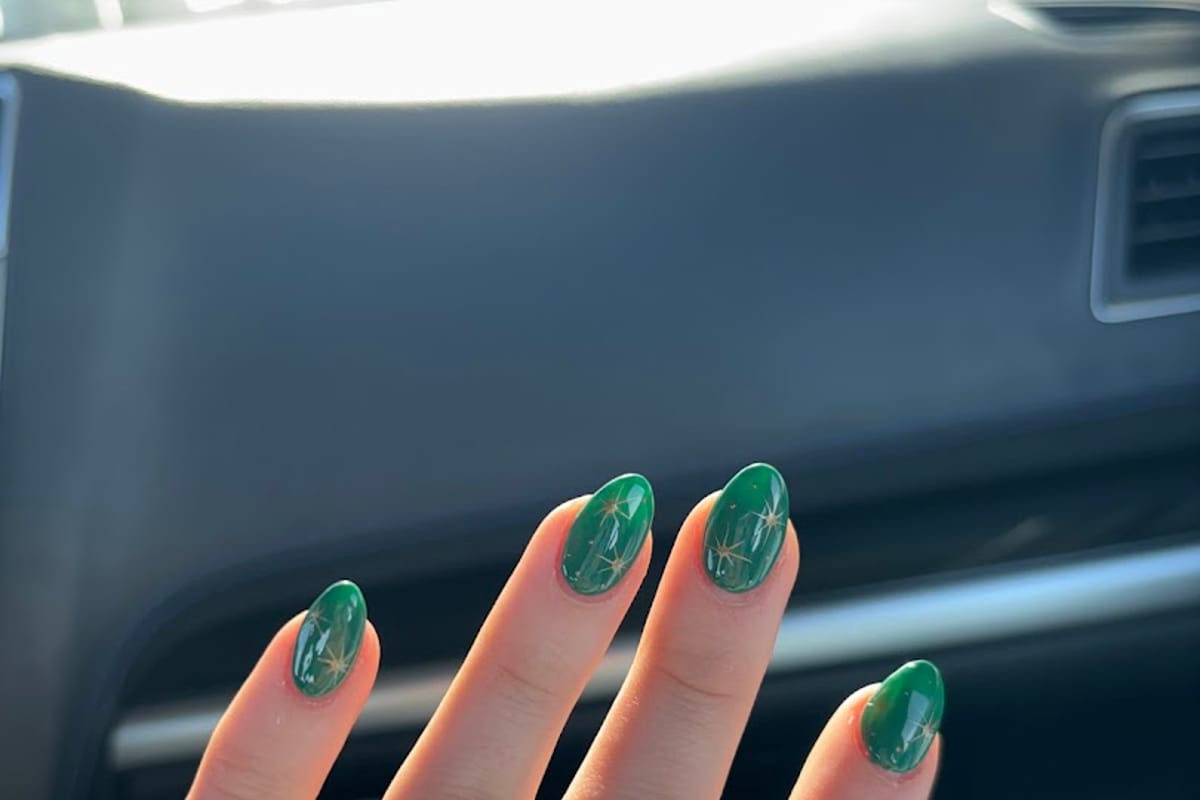 In Style Nails dining area