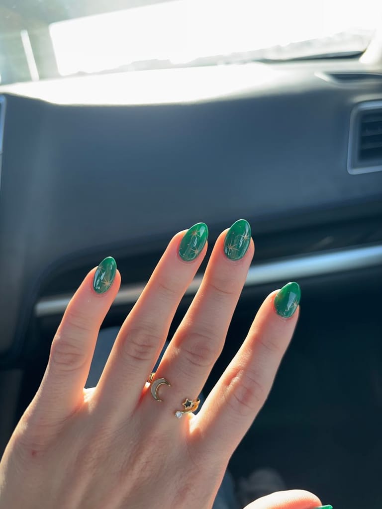 In Style Nails dining area