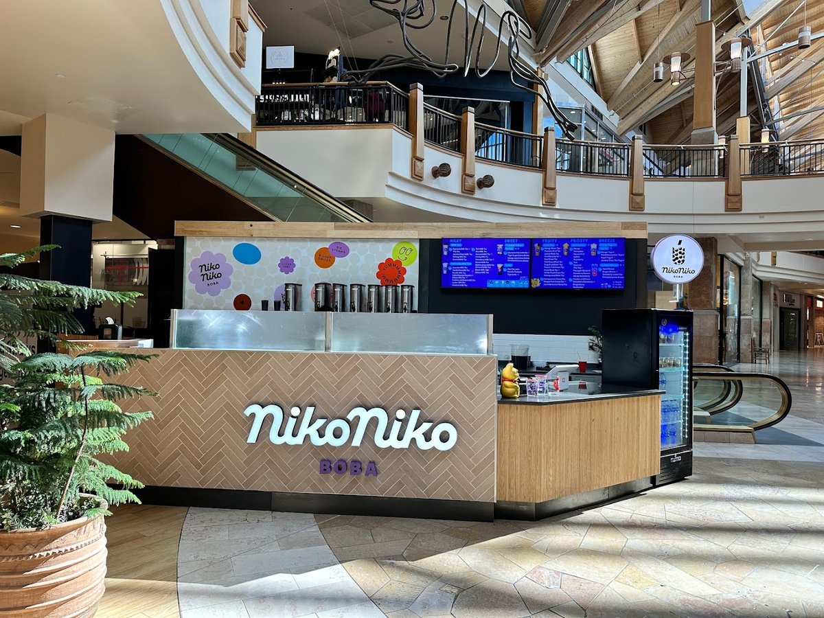 Niko Niko Boba atmosphere and seating