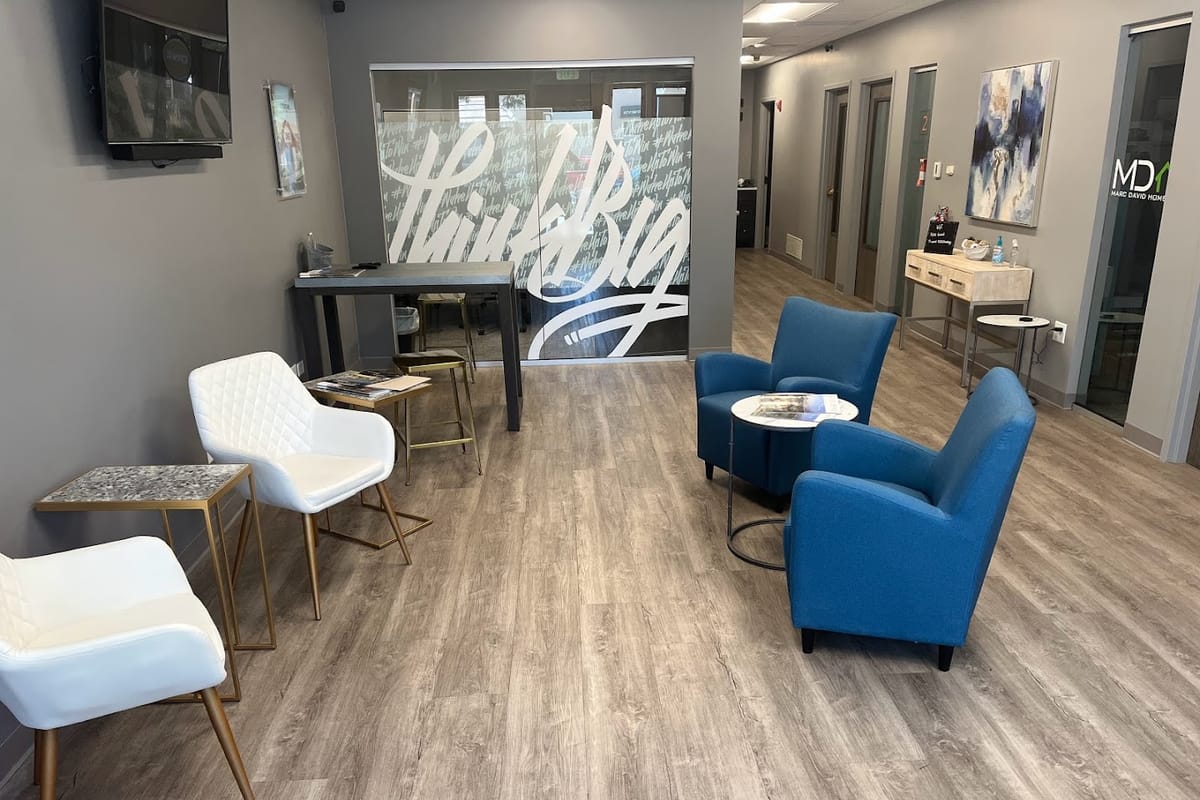Esthetically Yours atmosphere and seating