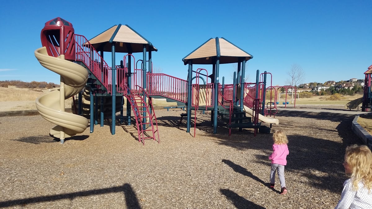 Coyote Ridge Park atmosphere and seating