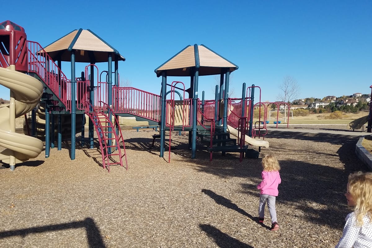 Coyote Ridge Park atmosphere and seating