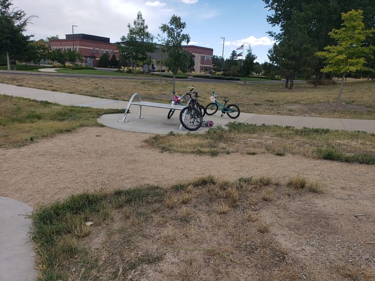 Norwell Outdoor Fitness Park atmosphere and seating