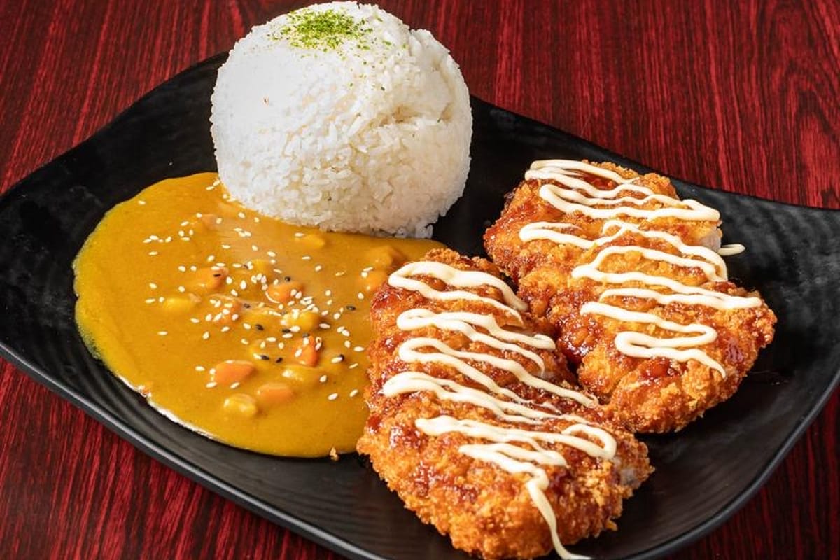 Hiratori Hibachi Express Ramen Yakitori atmosphere and seating