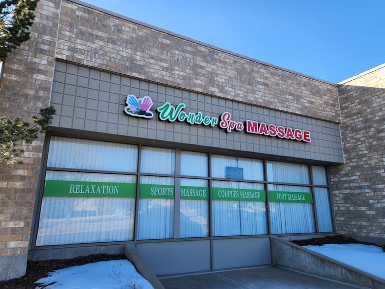 Wonder Spa Massage Highlands Ranch atmosphere and seating