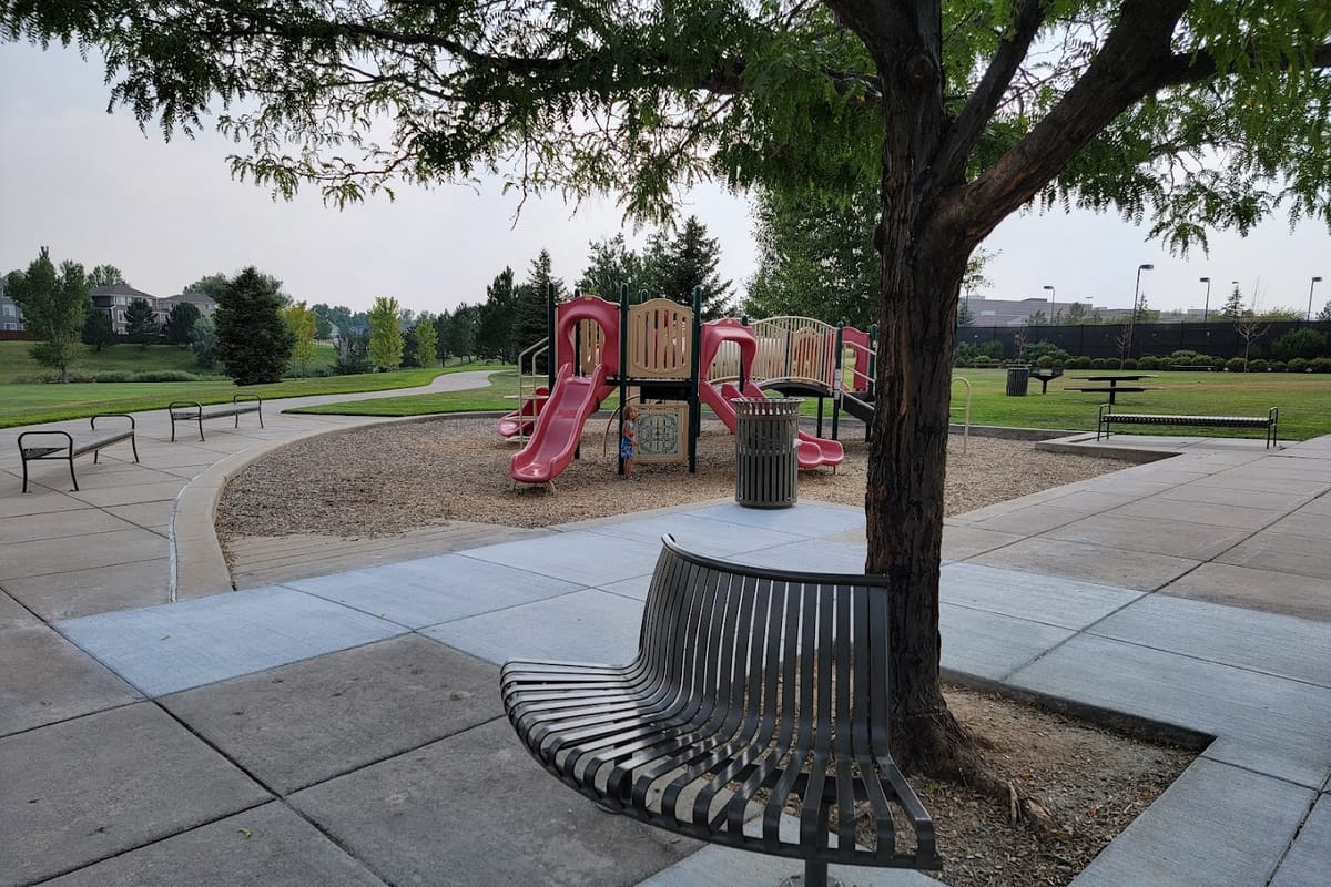 Lincoln Park atmosphere and seating