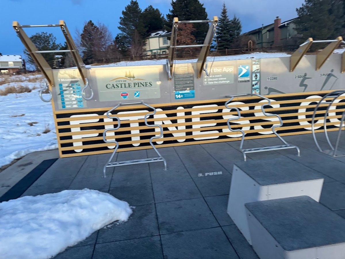 F3 Denver - Castle Pines dining area
