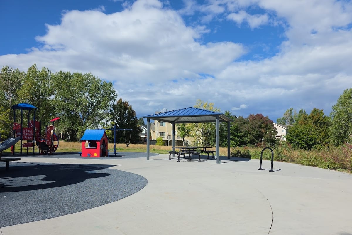 Merritt Playground dining area