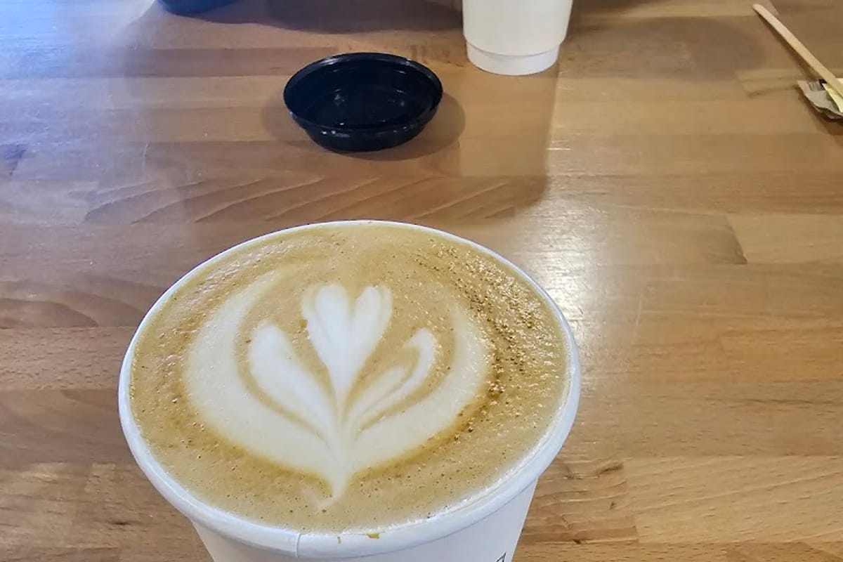 Lost Coffee dining area