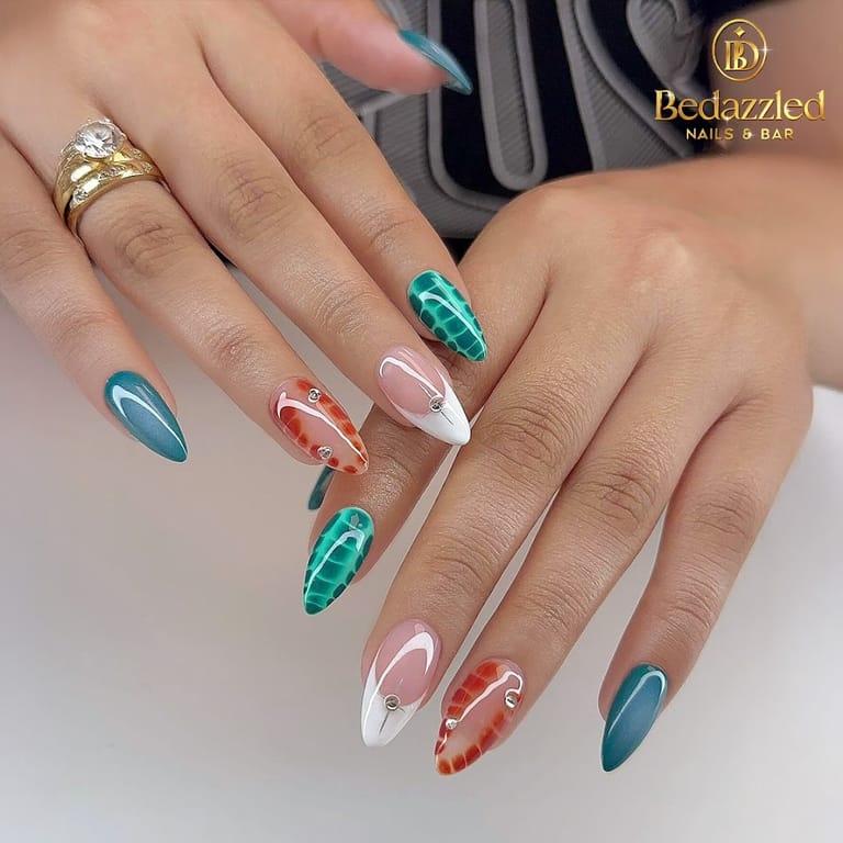 Bedazzled Nails And Bar dining area
