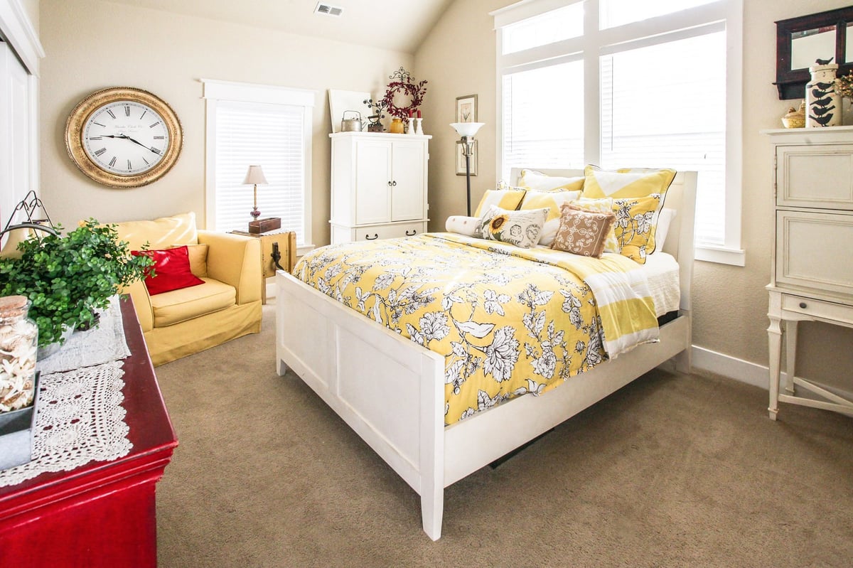 The Red Farmhouse Bed & Breakfast atmosphere and seating