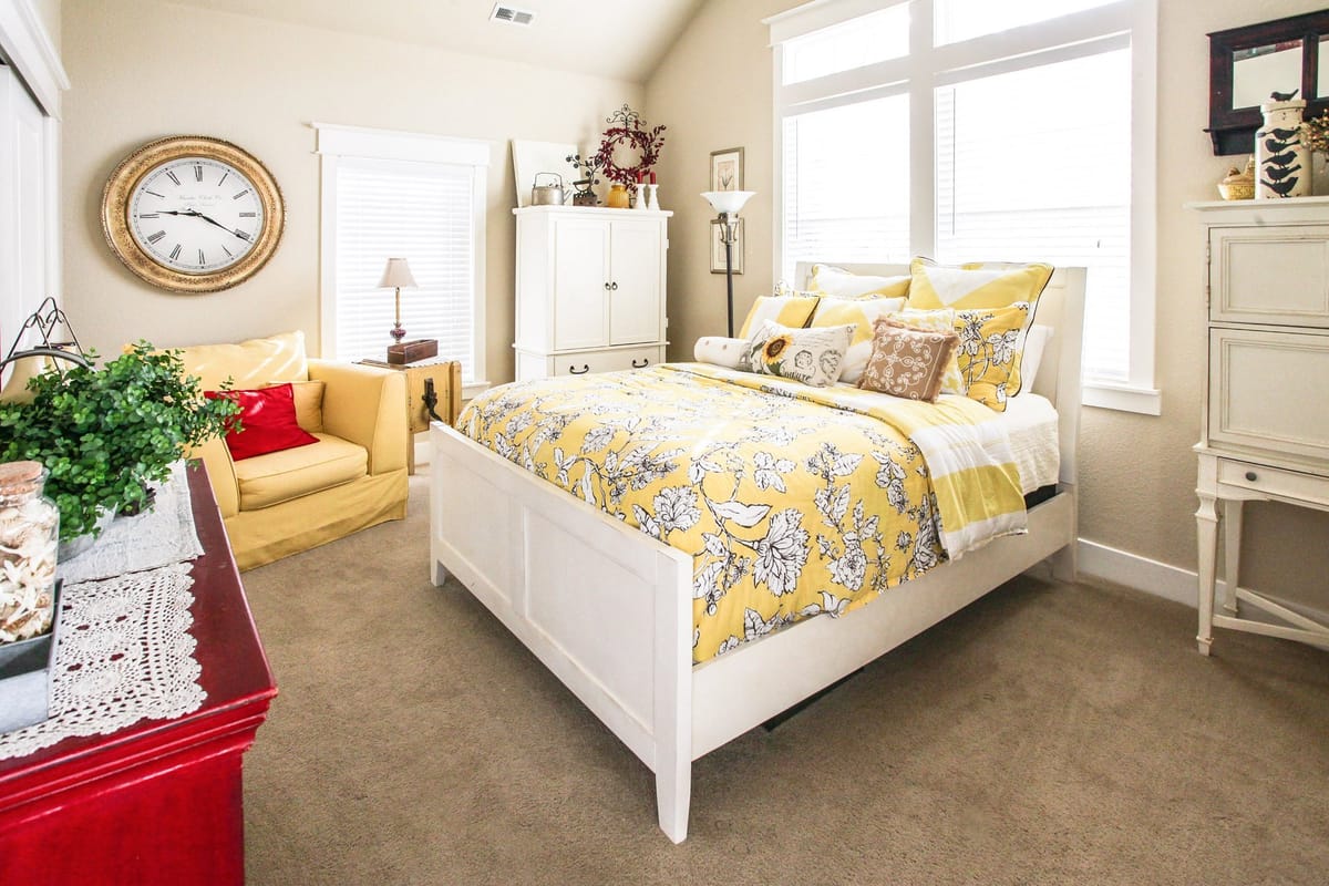 The Red Farmhouse Bed & Breakfast atmosphere and seating