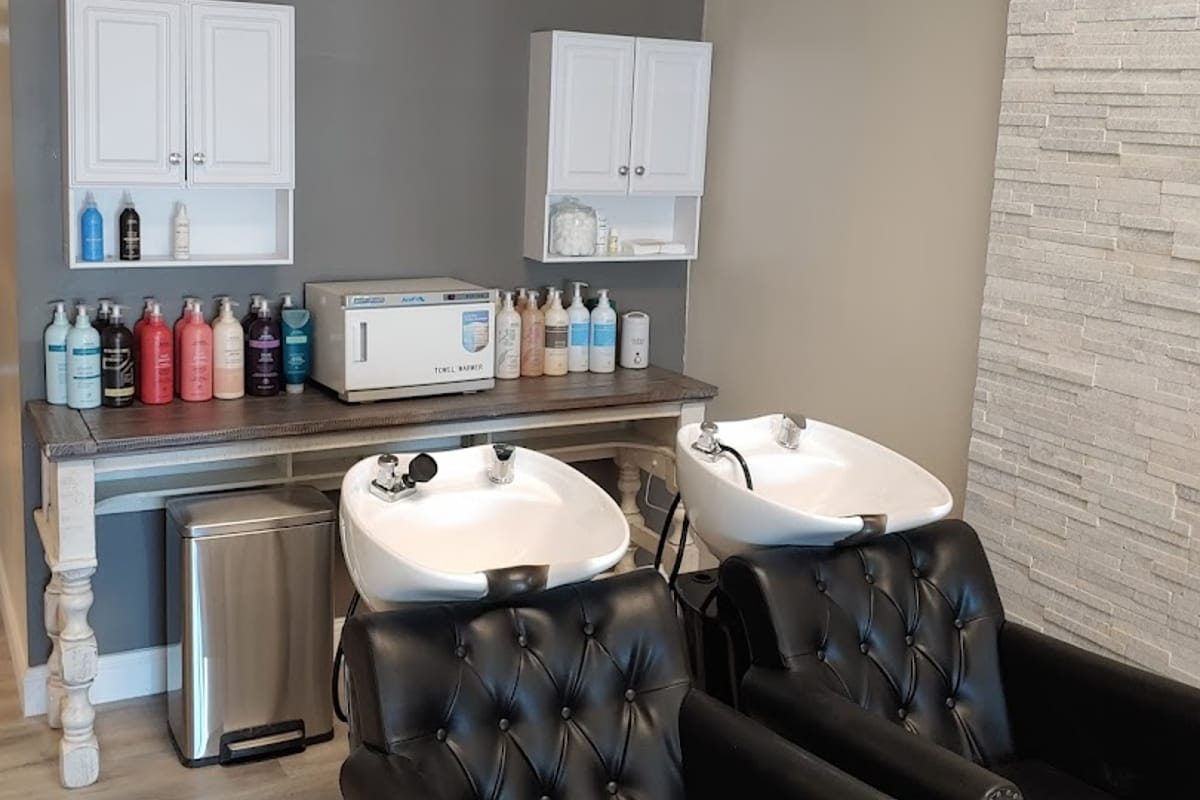 Interior view of Salon Lizzette