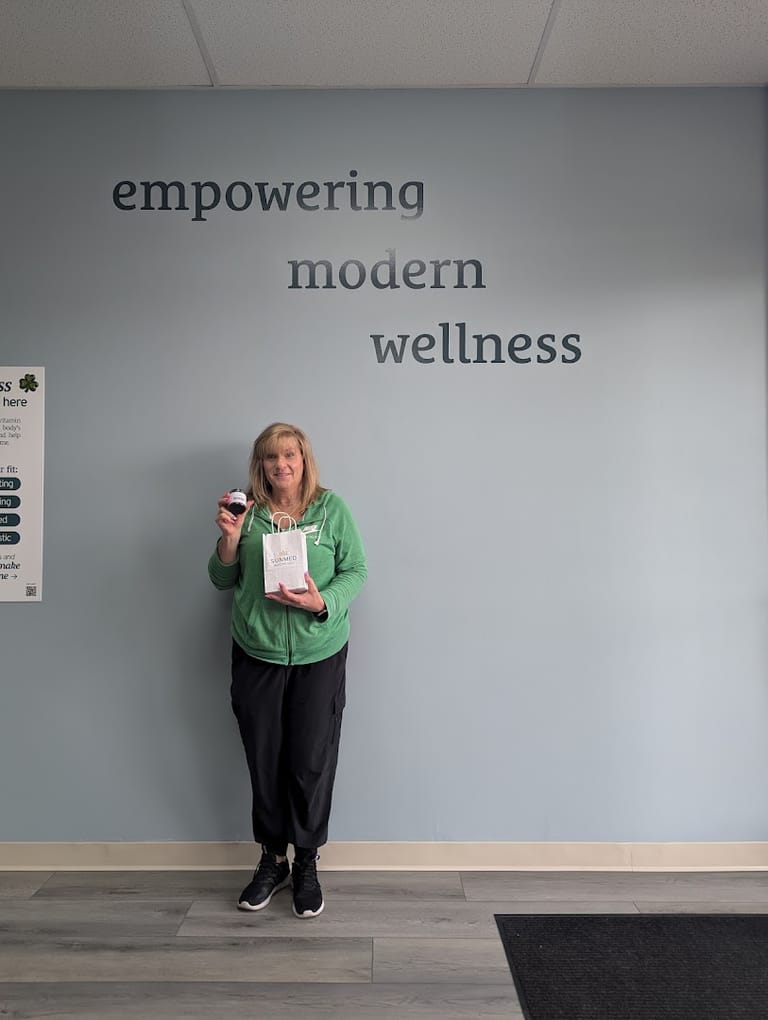 SUNMED | Your CBD Store - Parker, CO atmosphere and seating