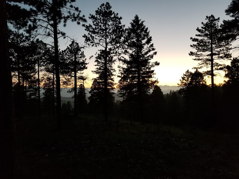 Sunset Point Trailhead featured offerings