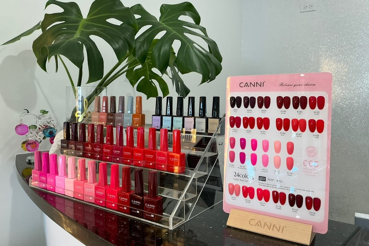 Dazzling Nails featured offerings