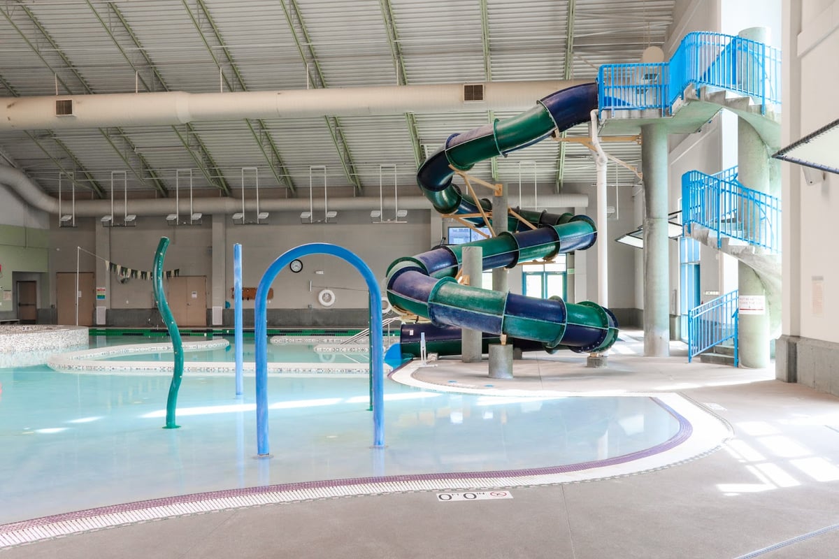 Lone Tree Recreation Center atmosphere and seating