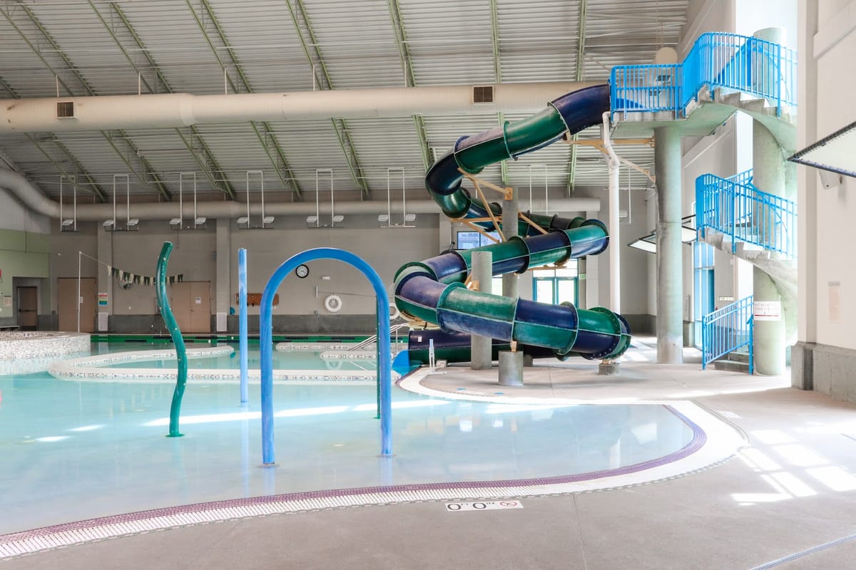 Lone Tree Recreation Center atmosphere and seating