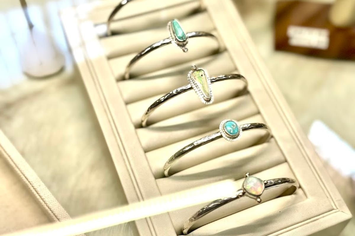 Bobbie Marie Jewelry & Permanent Jewelry dining area