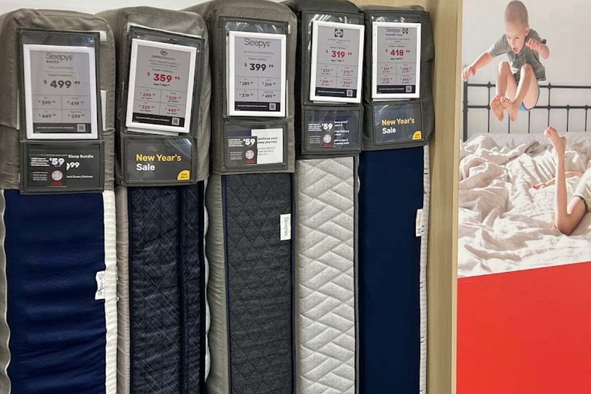 Mattress Firm Outlet - Parker exterior entrance