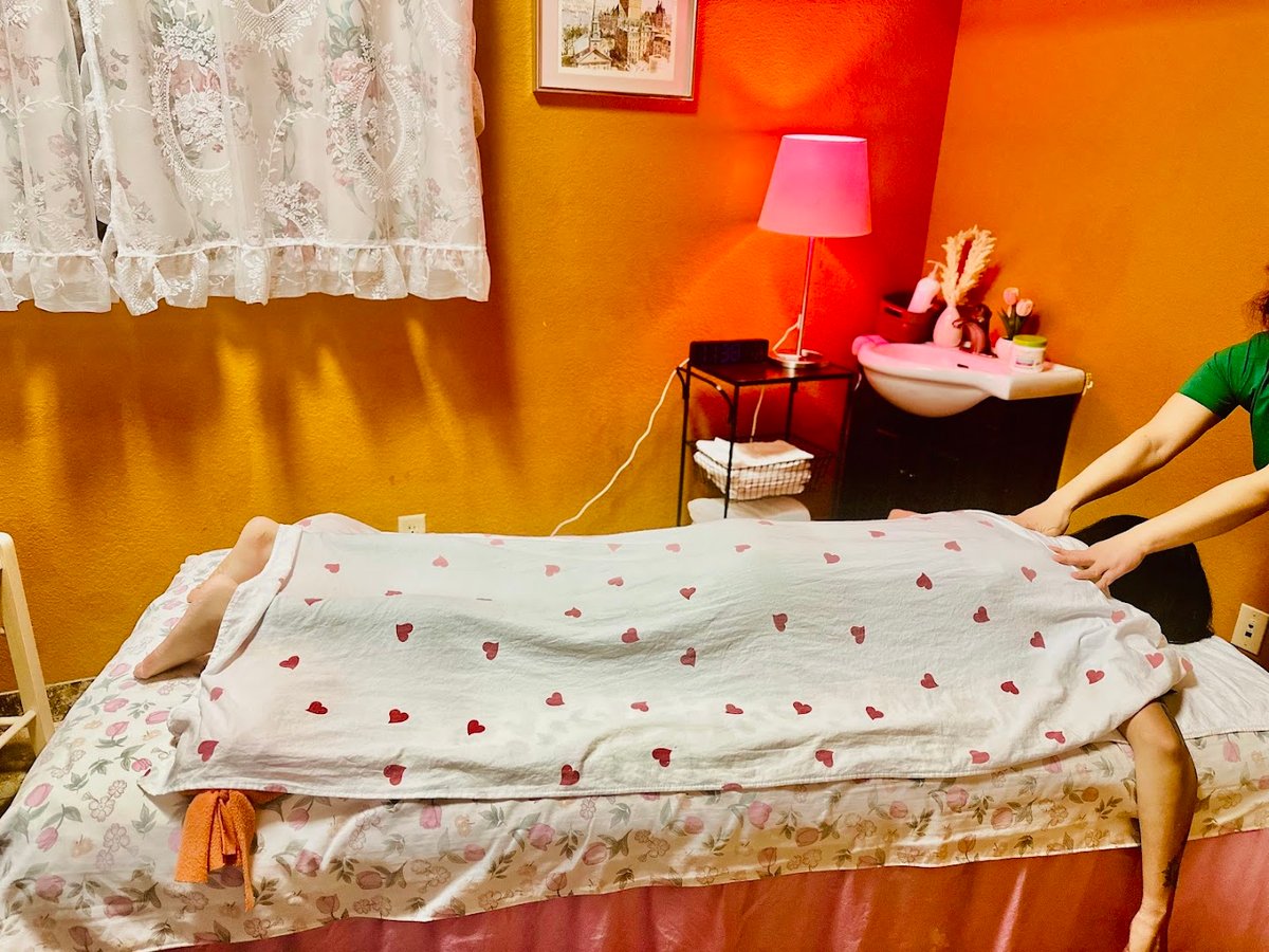Coco Massage atmosphere and seating
