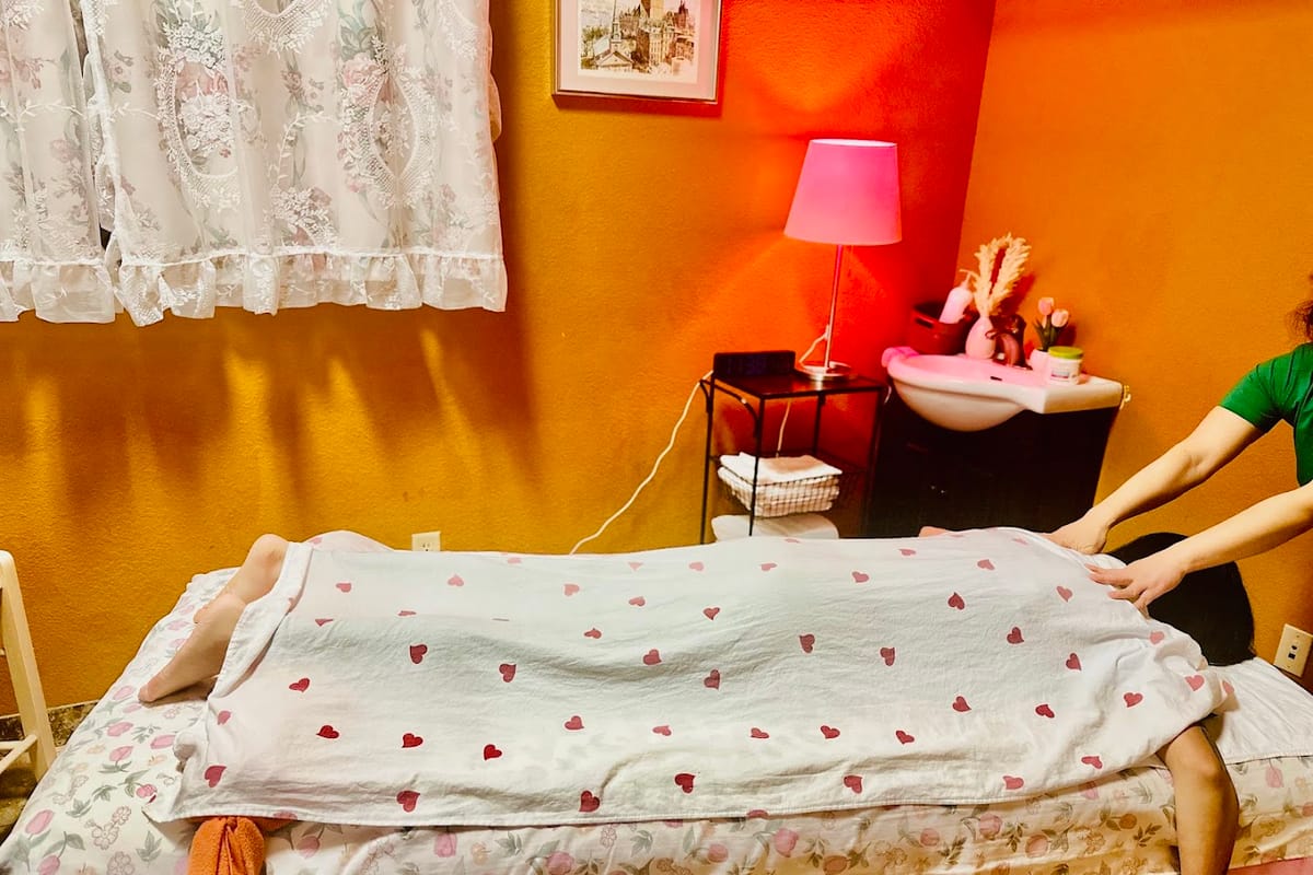 Coco Massage atmosphere and seating