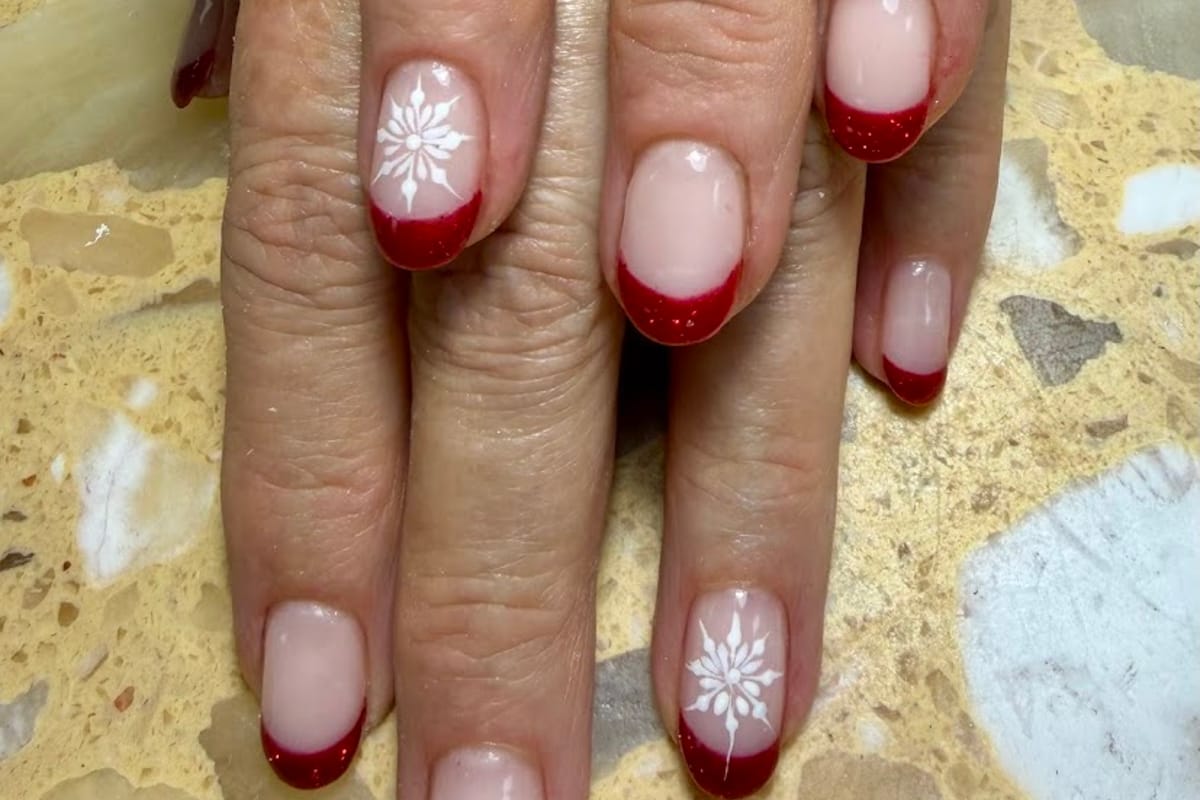 V's Nails featured offerings
