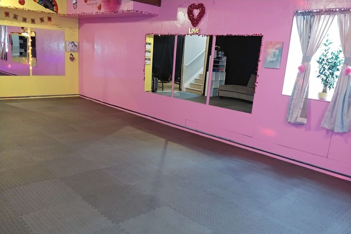 Hope Abounds Health and Wellness atmosphere and seating